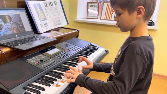 Soft Mozart. Level C. Арпеджио До мажор и До минор с метроном в быстром темпе смотреть онлайн