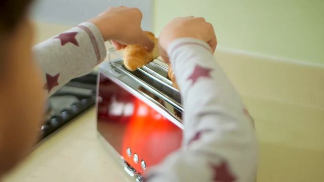Luna hosszúszeletes kenyérpirító - Russell Hobbs смотреть онлайн