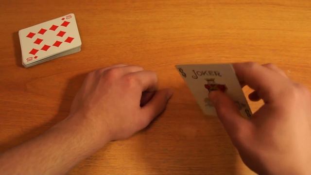 Карточные Трюки #11:  Очень популярный карточный трюк! Как крутить карту на пальце!