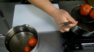 Как бланшировать помидоры. ENG SUB. How to blanch (peel) tomatoes. Как очистить томаты от кожицы