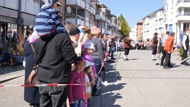 Maibaumfest 2017 - Maibaumaufstellen der Egerländer Gmoi Wendlingen am Neckar - 4K смотреть онлайн