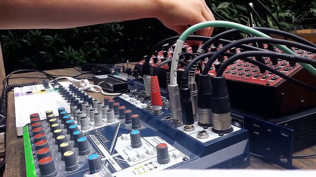 Storm of Visions - Ambient Jam (Behringer Neutron, Korg Volca FM, BSP) смотреть онлайн