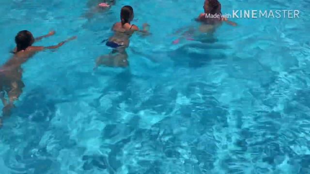 PoolParty #1 Вылавливали ложки 🥄из бассейна. Мы выиграли смотреть онлайн