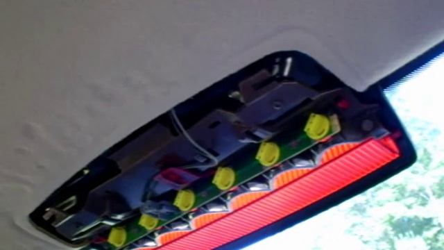 Center Mount Brake Light Cover Removal смотреть онлайн
