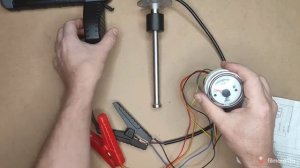 Датчик уровня топлива в катере.