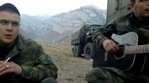 Армейская песни под гитару.  Пацаны душевно поют.  #песниподгитару