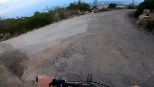 АДСКИЙ СПУСК С ГОРЫ!! НАШЕЛ GO PRO!! смотреть онлайн