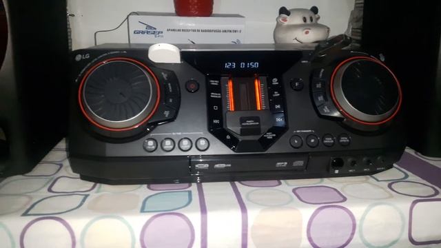 MINI HI-FI SYSTEM LG CL-87 XBOOM смотреть онлайн