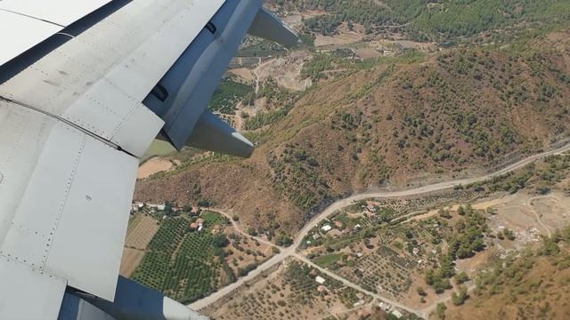 Dalaman airport landing #anadolujet #landing #dalaman #flight смотреть онлайн