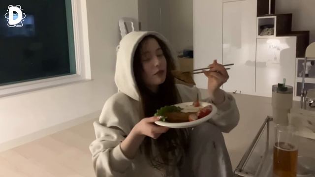 DAISY’S DIARIES: эксплорим кофейни Сеула, начало учебы, спортзал, масленица с друзьями хыхы✨ смотреть онлайн