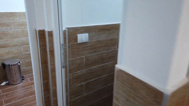 Общественный туалет в парке Hajdari смотреть онлайн