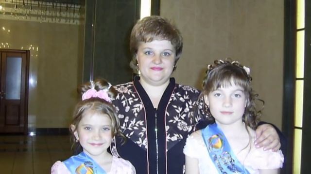 ЛЮБИМОЙ УЧИТЕЛЬНИЦЕ НАЧАЛЬНЫХ КЛАССОВ смотреть онлайн