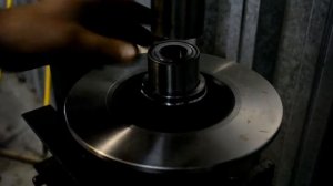 Замена подшипника задней ступицы и  тормозного диск Renault Megane 2