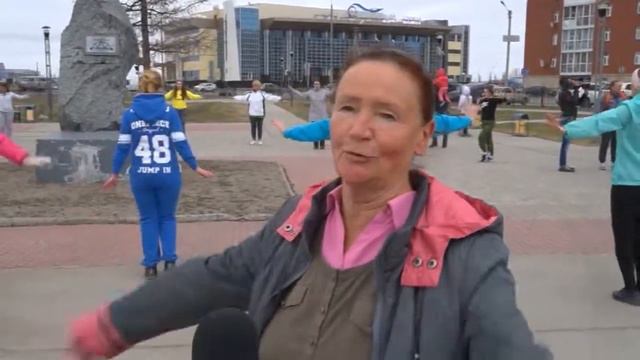 В Новом Уренгое стартовали массовые зарядки на свежем воздухе смотреть онлайн