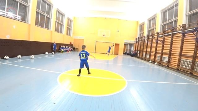 Игра для родителей: "Пенальти новые перчатки" (КАК НАЙТИ СВОЮ УДАЧУ ВРАТАРЮ : ) смотреть онлайн