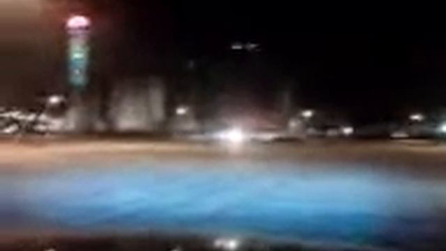 Дрифт грузовика на парковке ТЦ Планета Красноярск смотреть онлайн