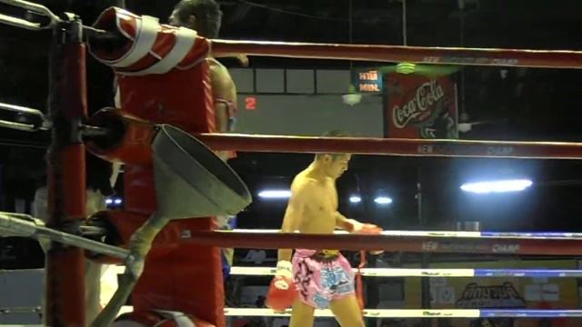 Победил в голубых трусах смотреть онлайн