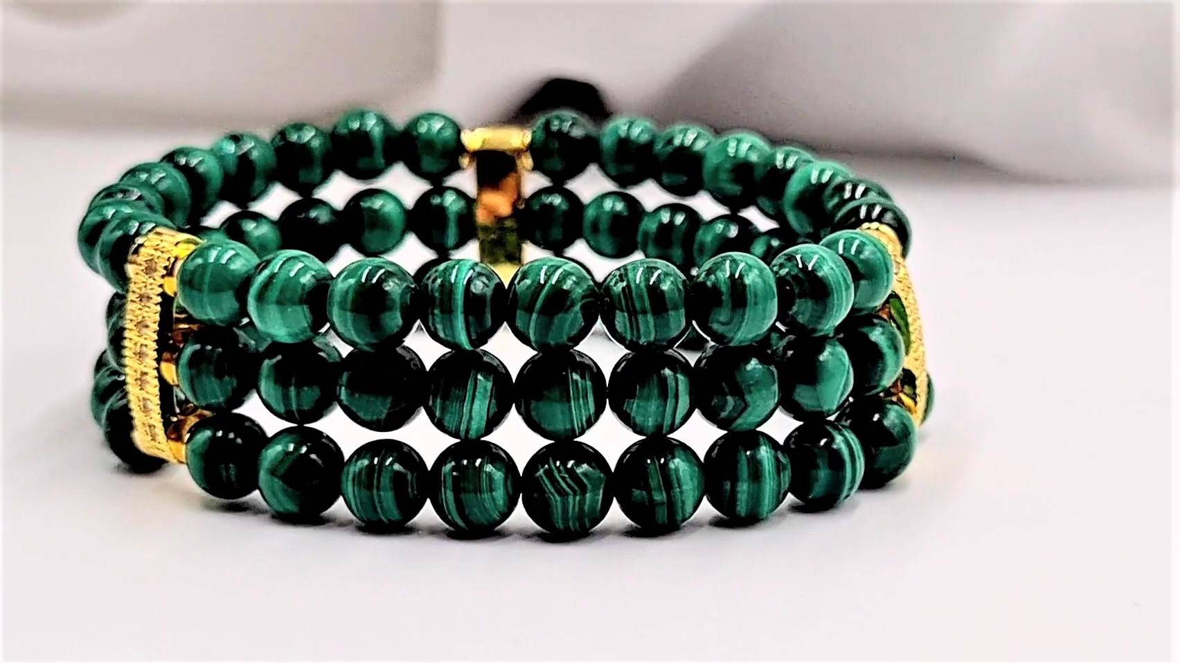 Как собрать браслет на резинке? Есть нюансы. Многорядный браслет и кулон из малахита. смотреть онлайн