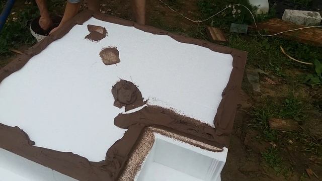 Как нужно наносить клей на лист пенополистирола перед приклейкой на фасад