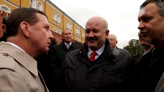 Американские ветераны возложили цветы на могилу Неизвестного Солдата. Ч.2 смотреть онлайн