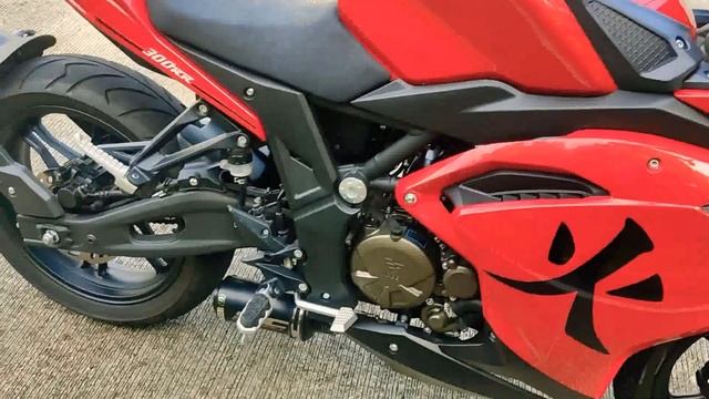VOGE 300 RR con escape de SCPROJECT смотреть онлайн