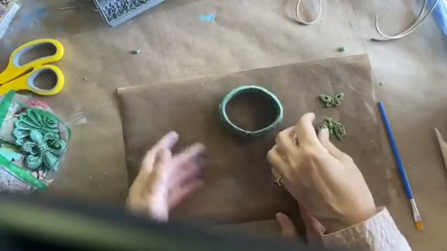 Make Your Own Polymer Clay Jewelry with IOD Moulds смотреть онлайн