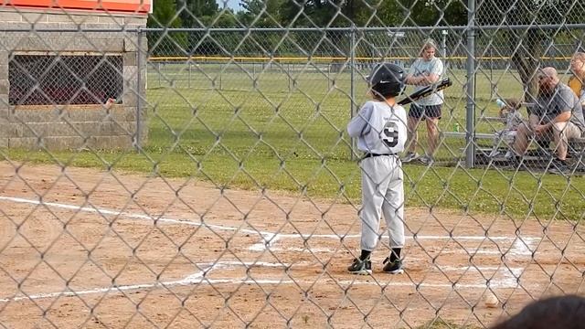 E's First Machine Pitch Baseball Hit смотреть онлайн