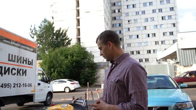 НЕУДАЧНАЯ ЕЗДА ПО ТРОТУАРУ. СТРОИМ МОНСТРА из Ducati за 170 000 смотреть онлайн