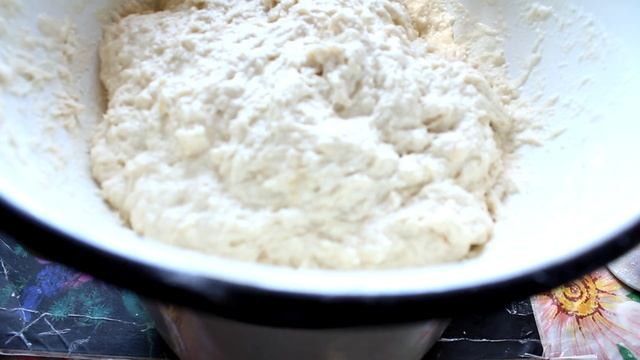 Воздушная Домашняя Пицца с Сосисками на Толстом Тесте смотреть онлайн