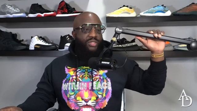 High School Runner Sucker Punched on the Track... Parents Contemplate Lawsuit and Pressing Charges смотреть онлайн