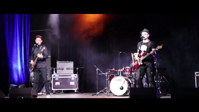 Кавер-трио. В этой группе поют все. Промо - 2019 смотреть онлайн