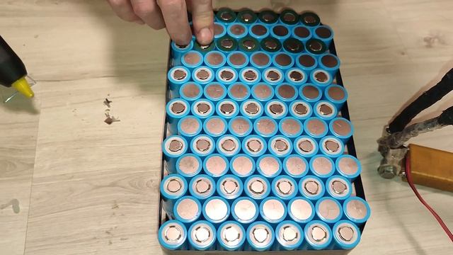 Сборка литий-ионного аккумулятора 48В 35Ач для электровелосипеда смотреть онлайн