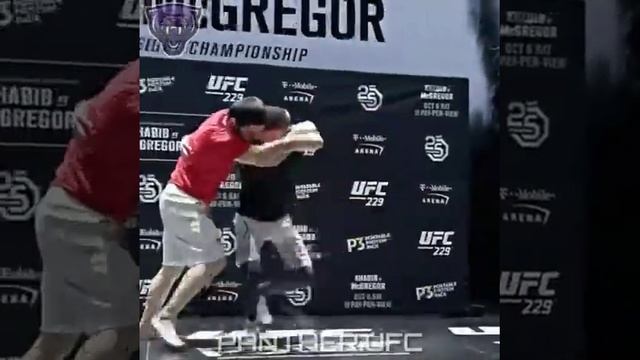 Хабиб во всей красе ? Открытая тренировка к #ufc229 

??Khabib Nurmagomedov Vs Conor McGregor??