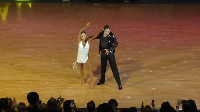 Kirill Belorukov & Victoria Kharchenko | Michael Jackson Show | Royal Ball (Minsk, 30.01.2021) смотреть онлайн