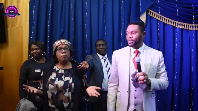 WATCH. HOW THE ORACLE OF GOD LOCATED THIS LADY AND EVEN IDENTIFIED THE BIBLE SHE'S USING смотреть онлайн