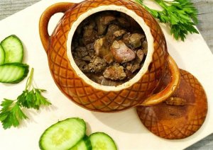 КУРИНАЯ ПЕЧЕНЬ С ЯБЛОКАМИ В ГОРШОЧКАХ