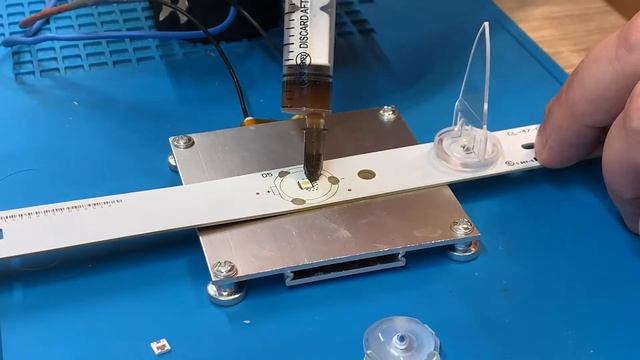 Ремонт подсветки телевизора Philips, как снять матрицу и снизить ток подсветки, чтобы..... смотреть онлайн