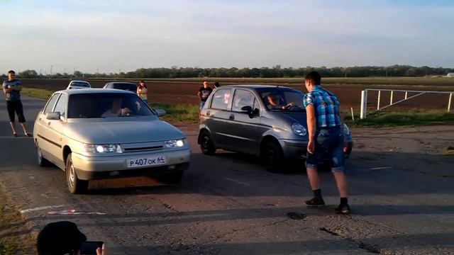 Гонка, ВАЗ 2112 VS Daewoo Matiz смотреть онлайн