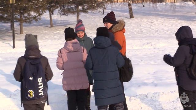 Кадеты МЧС России рассказали новосибирцам о правилах поведения на льду зимой смотреть онлайн