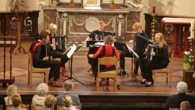 Rikudim - Jan van der Roost (arr. M. Mees) - Accordeon Deluxe смотреть онлайн