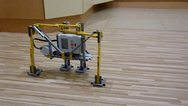 Стопоходящая машина Чебышева Lego Mindstorms NXT 2.0 смотреть онлайн