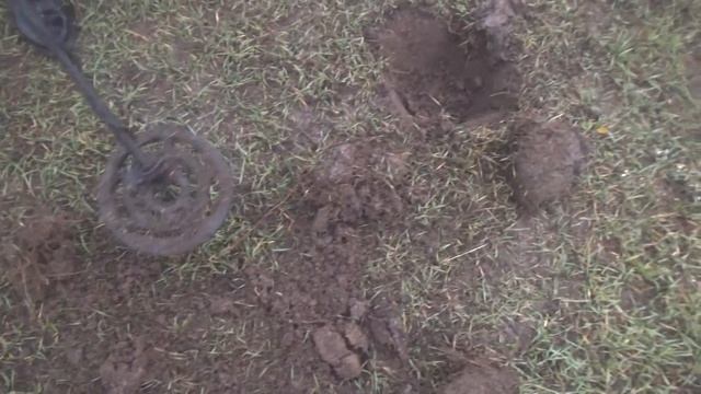 Зимний коп металлоискателем под сильным дождём смотреть онлайн