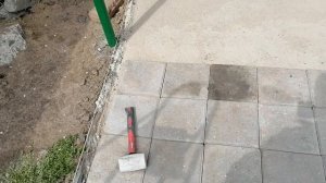 Уличная сушилка для белья навесом из поликарбоната своими руками,часть 4, укладка тротуарной плитки