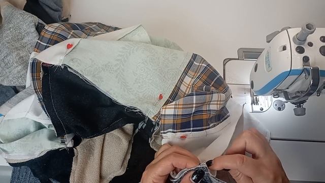 ПЛЕД ИЗ СТАРЫХ СВИТЕРОВ : шьем так, что стежка не нужна смотреть онлайн