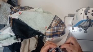ПЛЕД ИЗ СТАРЫХ СВИТЕРОВ : шьем так, что стежка не нужна