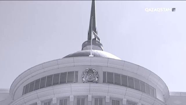 Минута молчания и смена логотипа на траурный (Qazaqstan (Казахстан), 12.06.2023) смотреть онлайн