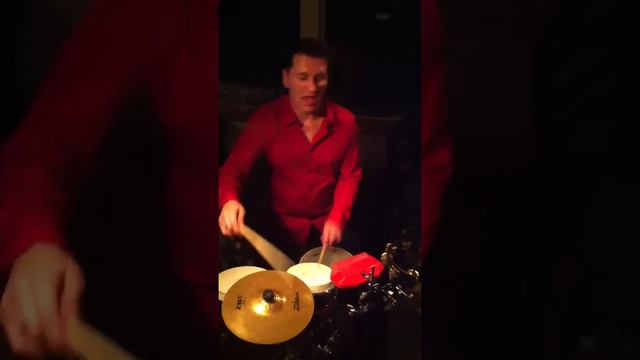 World Premiere Music Video: Scott on Bongo's смотреть онлайн