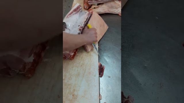 Обвалка грудореберной части свинины смотреть онлайн