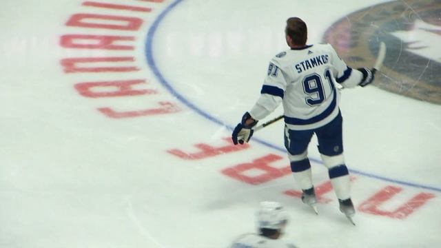 Steven Stamkos during pre-game warm-up at the Lightning @ Senators hockey game Part 3 смотреть онлайн