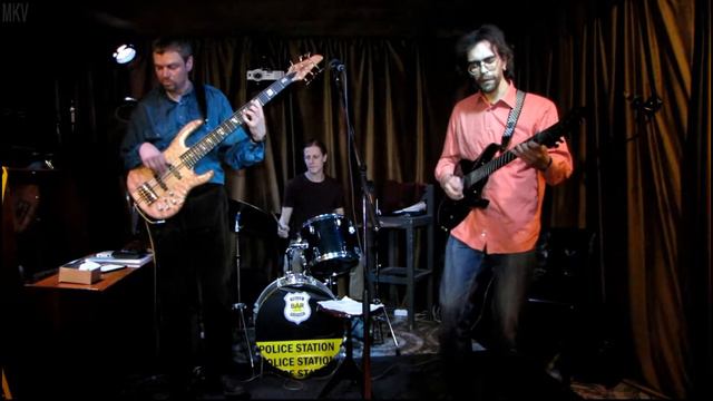 THE POINT TRIO -Whisper Not JAZZ BAR POLICE STATION смотреть онлайн